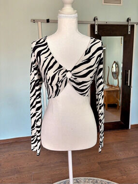 American Apparel Zebra Print Long Sleeve Crop Top Size Small Like New